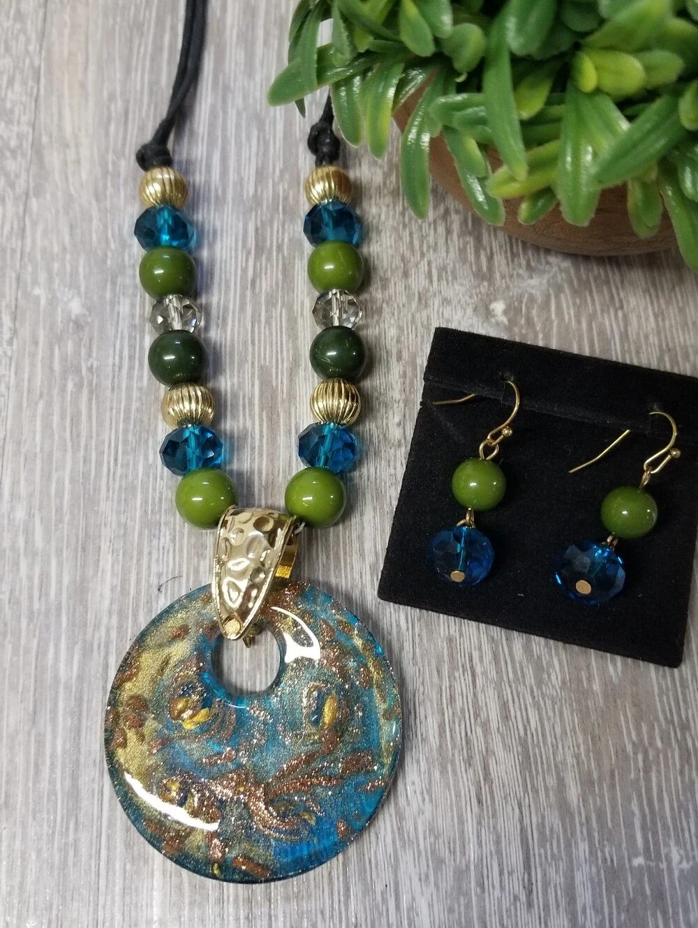 Round Glass Pendant/Earrings Set